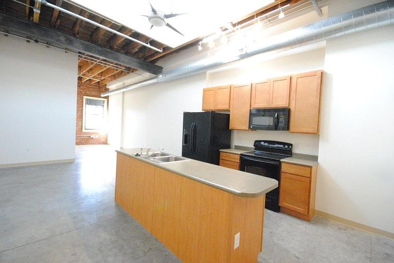 1st image of 1916 Lucas Ave #219