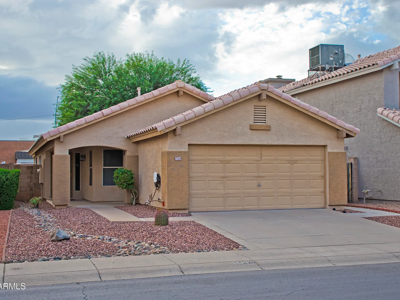 3 bed, 2.0 bath, 1346 sqft, $2,300 — Photo 1