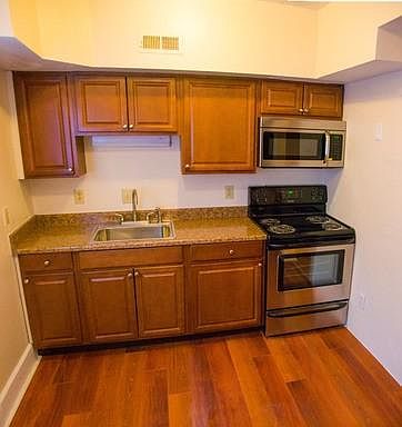 2nd image of 21-826 Christian Pl Unit 21