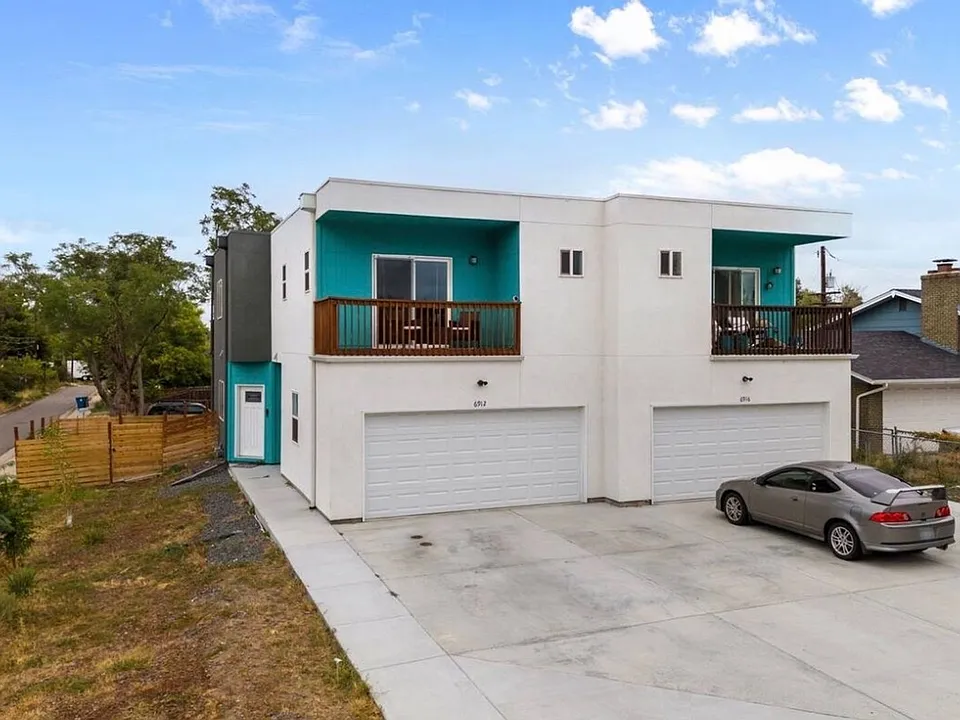 6912 Locust Ct