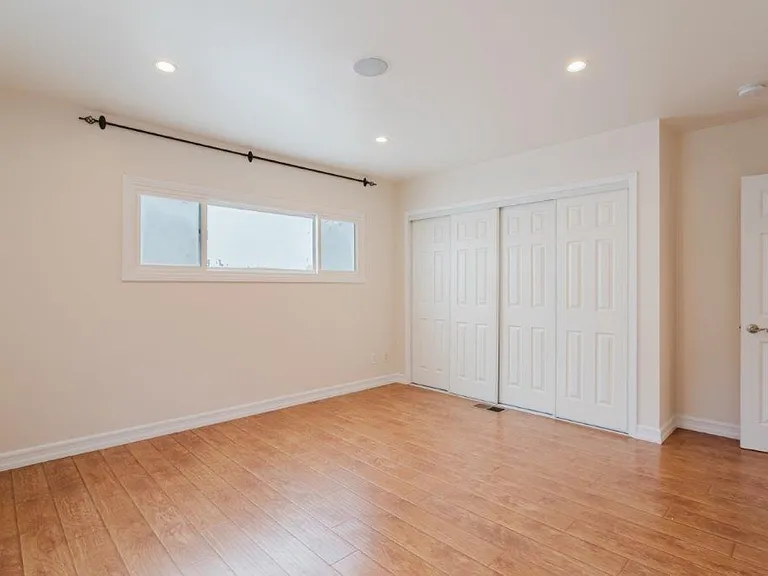 336 W Lexington Dr — Photo 20
