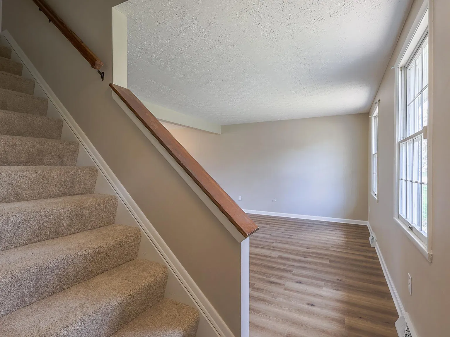 4 bed, 2.5 bath, 1536 sqft, $2,600 — Photo 3