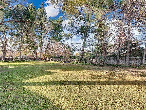 4th image of 809 La Mancha Ct