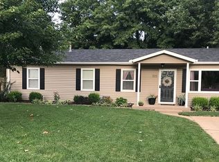 221 S Randall St, Mount Hope, KS 67108