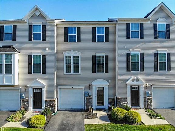 2nd image of 9 Pink Rose Ln