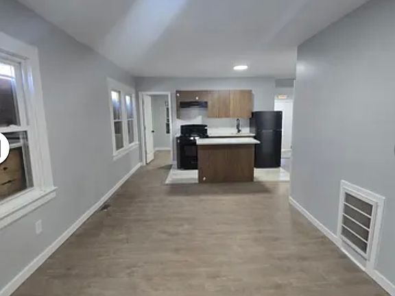 2nd image of 146 Vermont Ave #1