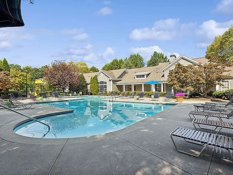 Lakeside Vista Apartments — Photo 9