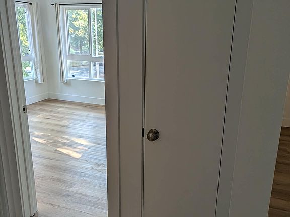4th image of 1516 E Pike St APT 204