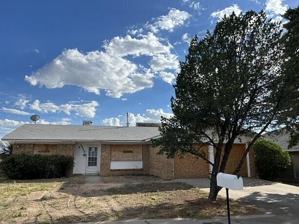 1st image of 10004 Malaguena Ln NE