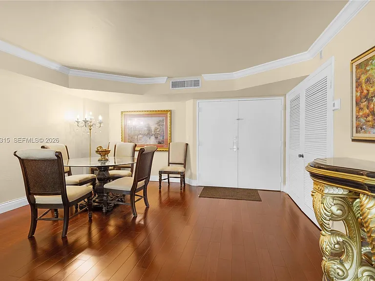 6423 Collins Ave #703 — Photo 18