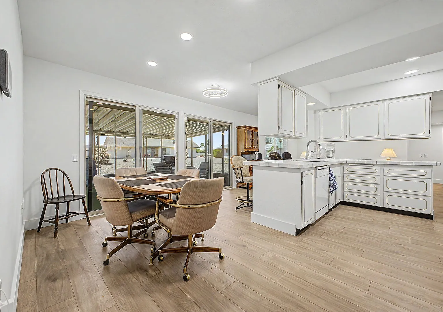 13222 W Kodiak Sun City - Furnished 2 Bed, 2 Bath in Adult Community — Photo 3