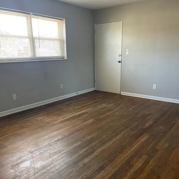 1409 McDonald Ave #3 — Photo 10