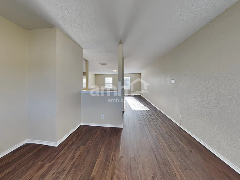 8438 Silver Brush — Photo 11
