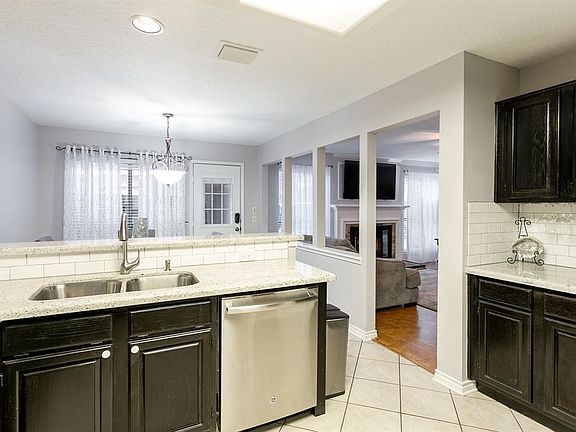 4th image of 2122 Autumn Cove Dr