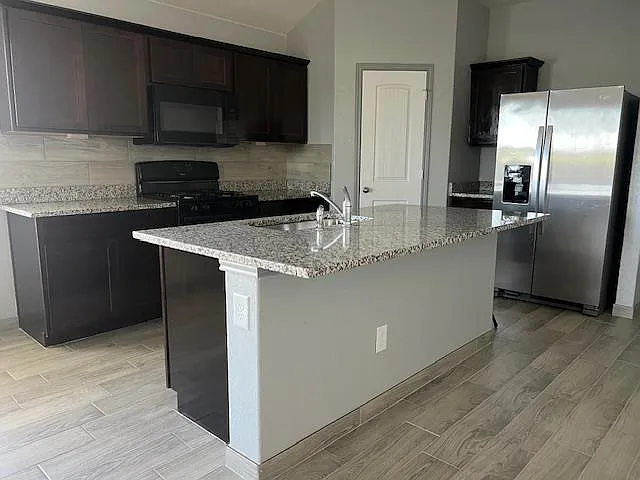 133 Lily Pond Trl — Photo 2