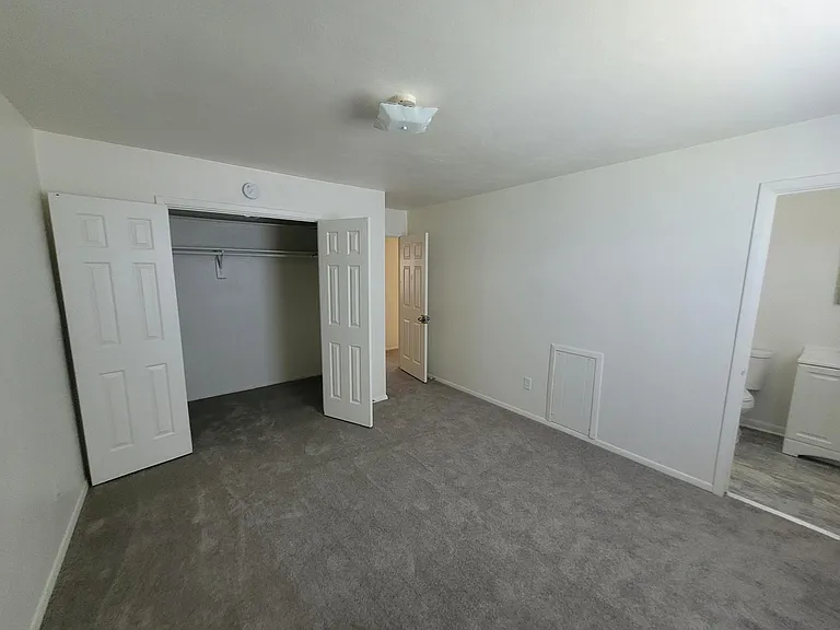 8554 Executive Dr — Photo 9
