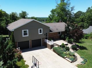 1199 N Summit Dr, Vincennes, IN 47591