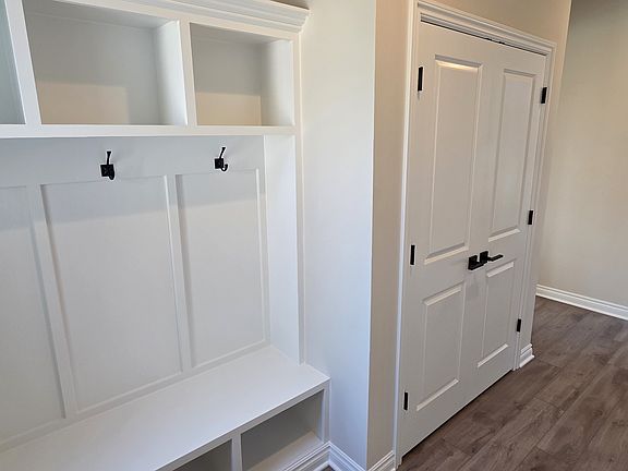 3rd image of 55590 Laurel Oaks Ln
