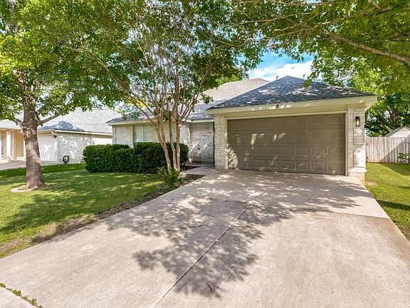 3rd image of 107 Susana Dr