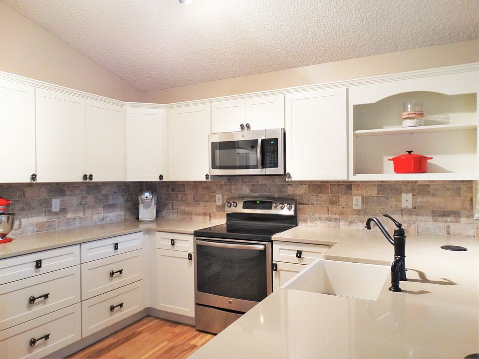 WOW! 2000 SQ FT WOW!