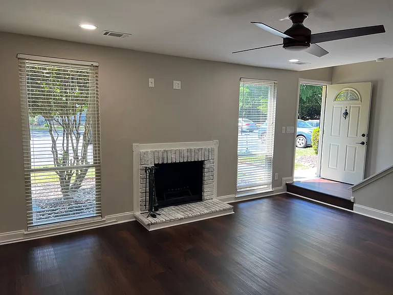1135 Riverbend Club Dr SE — Photo 5