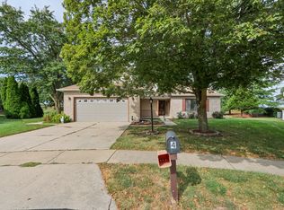 4 Redwing Ct, Savoy, IL 61874