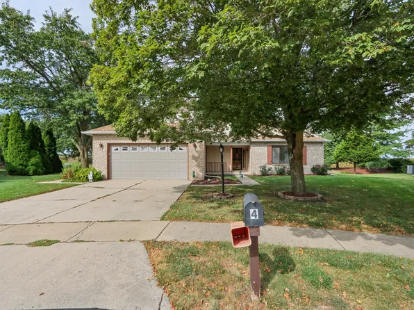 4 Redwing Ct, Savoy, IL 61874