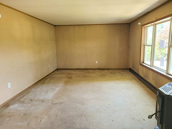 4th image of 1385 Buck Mountain Rd