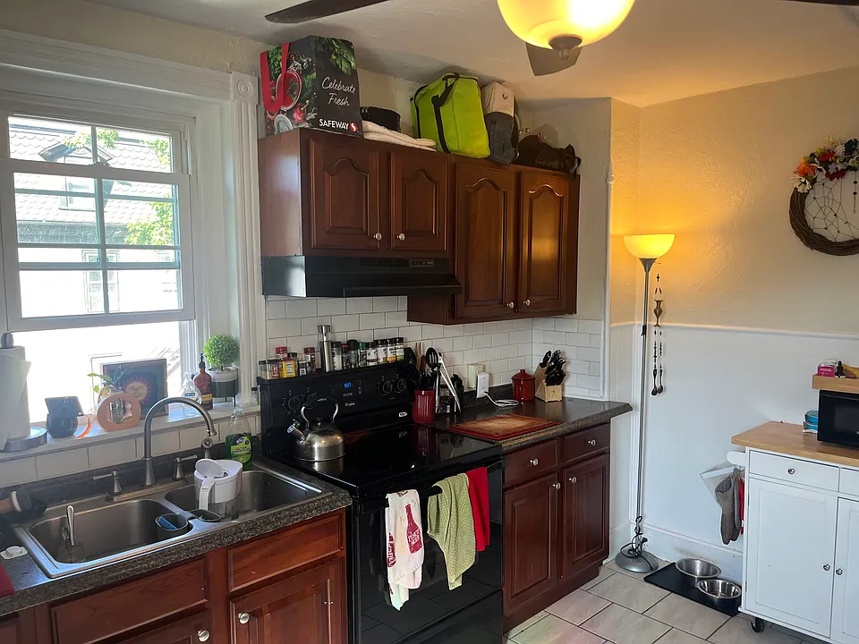 206 Bridge St #2