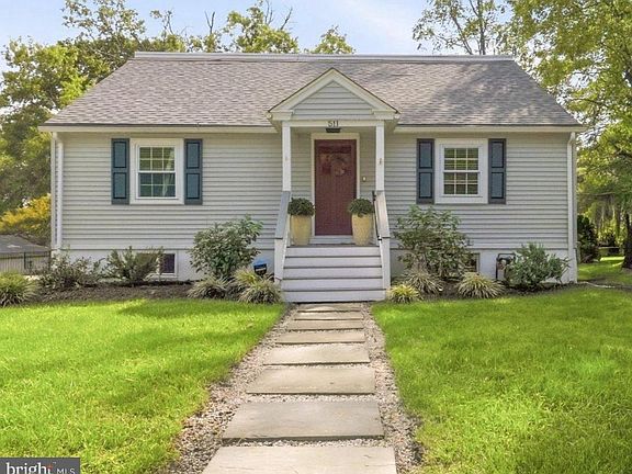 2nd image of 511 Highland Ave