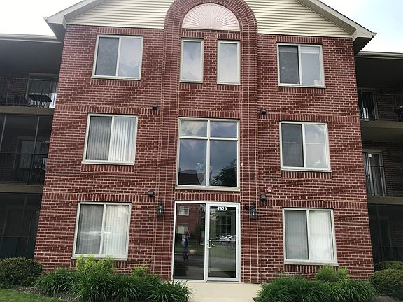 2nd image of 7020 Heritage Cir APT 2B