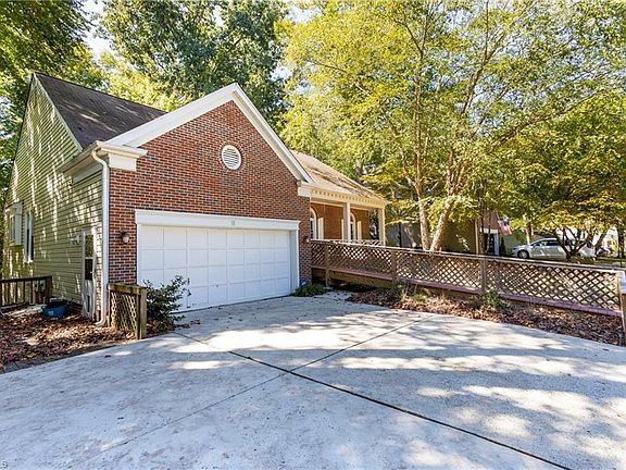3rd image of 4903 Hickory Woods Dr