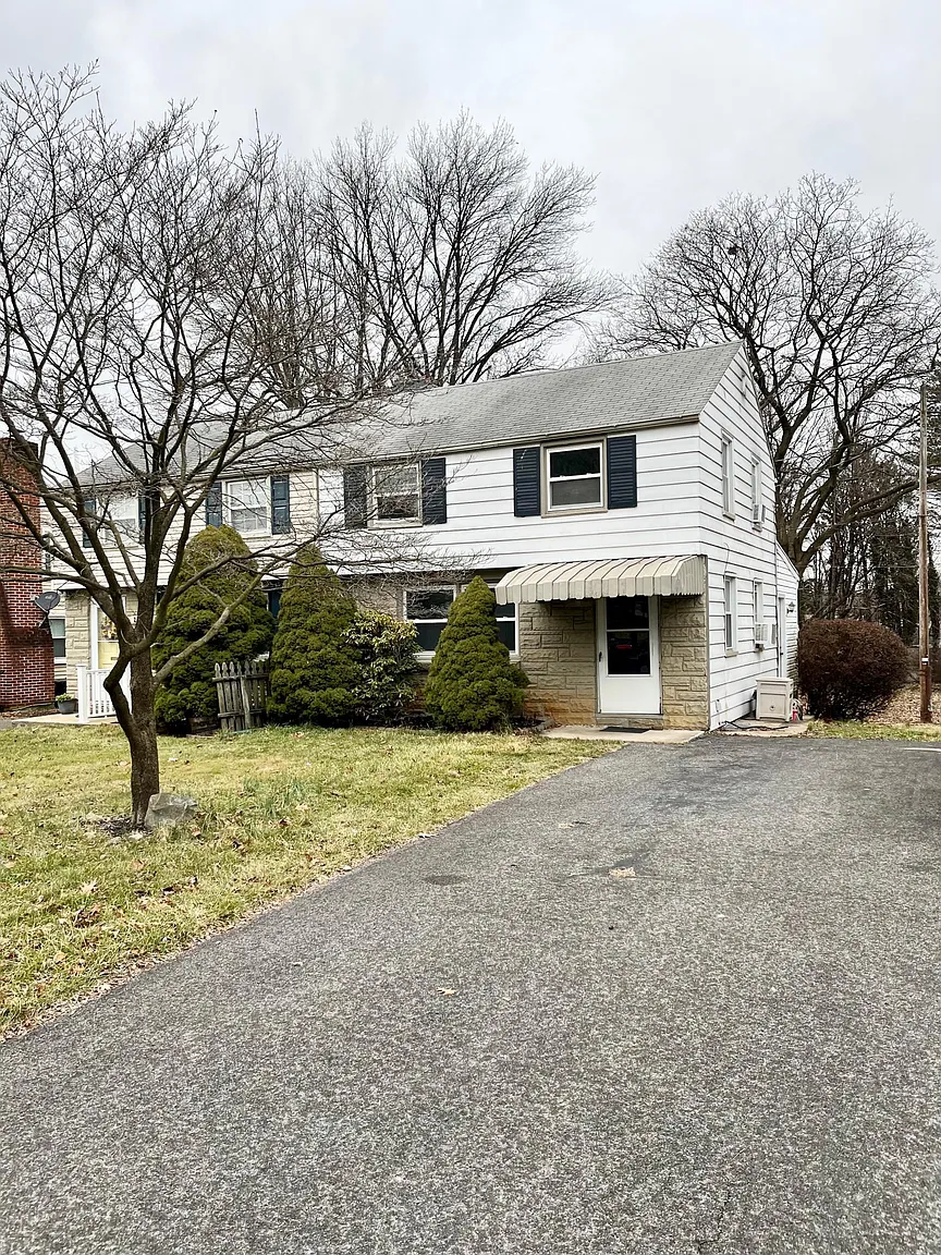 219 Elizabeth Dr photo 1