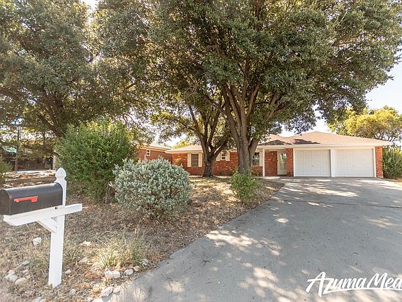 3rd image of 221 Edgewood Dr