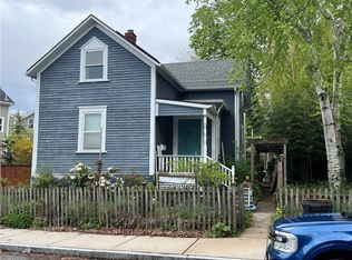 21 Clinton Ave, Newport, RI 02840