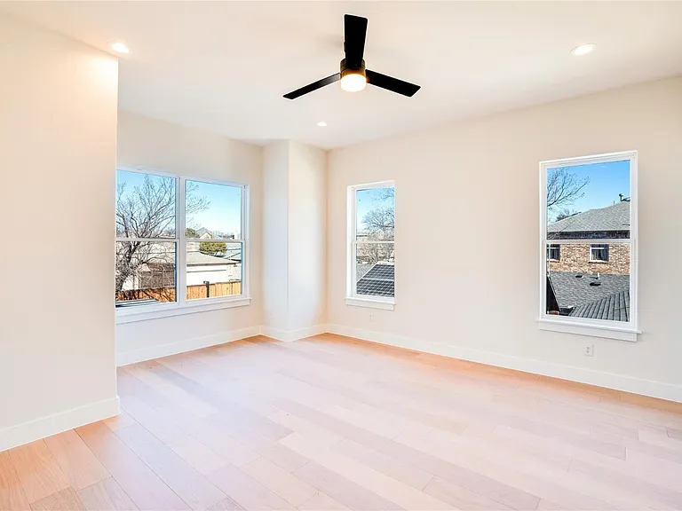 3611 S Versailles Ave — Photo 21