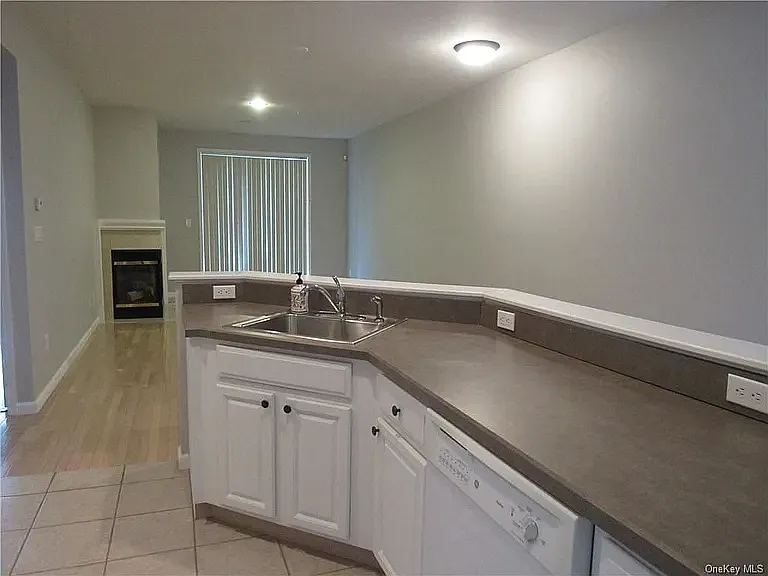 Half Moon Bay Dr — Photo 7