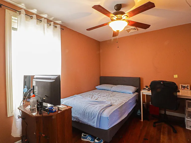 15 Newport St #3 — Photo 9