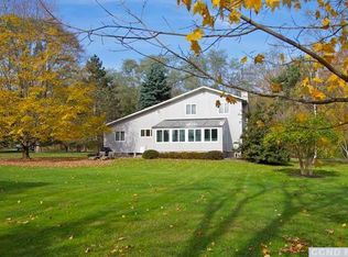 8 N Valley Rd, Canaan, NY 12029