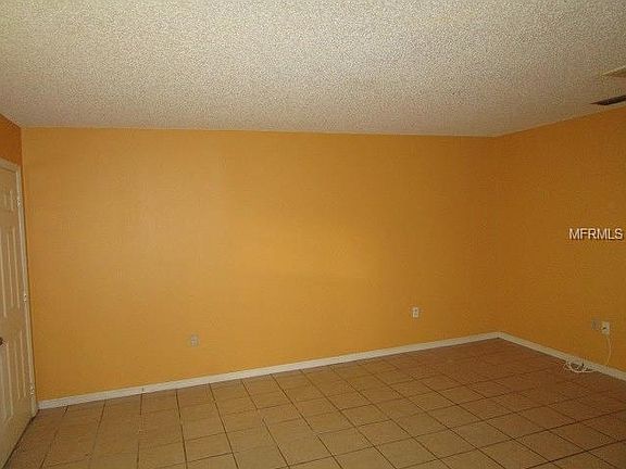 4th image of 411 Garden Dr APT 2