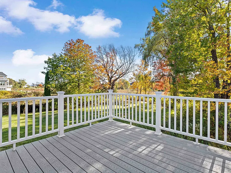 22 Maple Rd — Photo 10