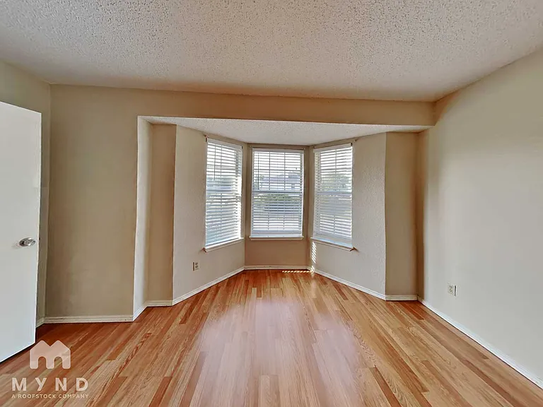3205 Meadowview Dr — Photo 19