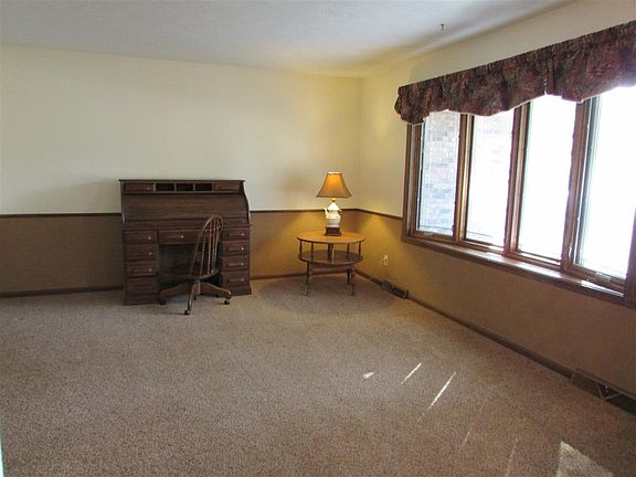 2nd image of 1818 Santa Monica Dr