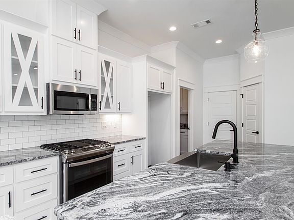 5th image of 9649 Meadow Creek Dr