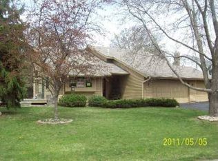 10274 Nottingham Trl, Eden Prairie, MN 55347