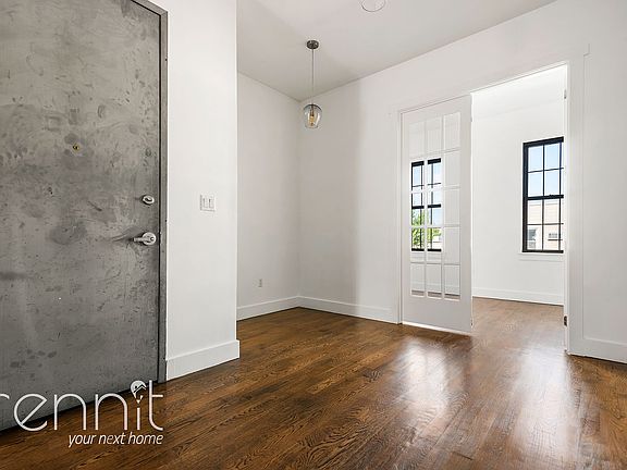4th image of 377 Manhattan Ave APT 2L