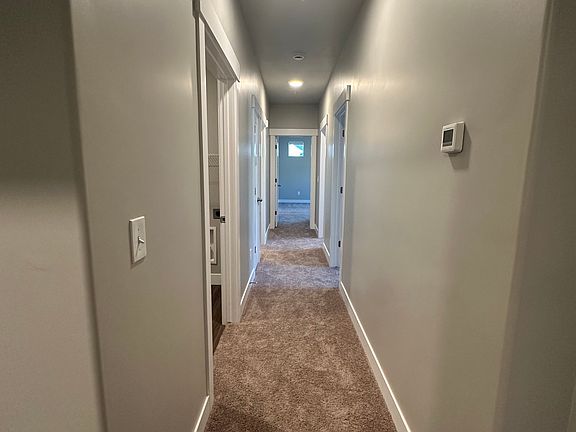 3rd image of 1092 N Sawtooth Way