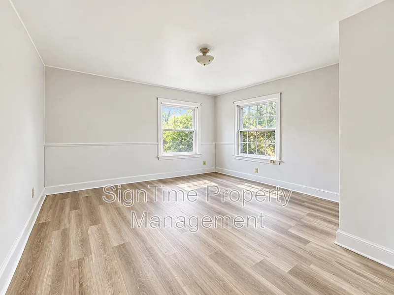 3 bed, 1.5 bath, 1500 sqft, $2,100 — Photo 3