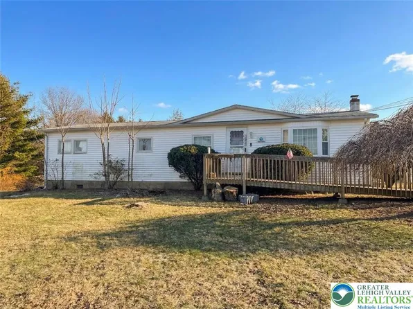 2799 Valley View Dr, Bath, PA 18014