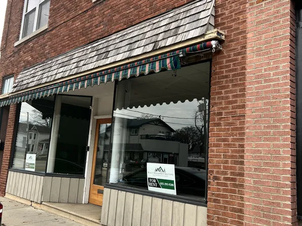 952 Main St #1, Antioch, IL 60002